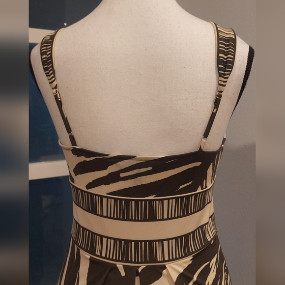 BCBGMaxAzria Tan and Cream Patterned Maxi Dress - Picture 7 of 10